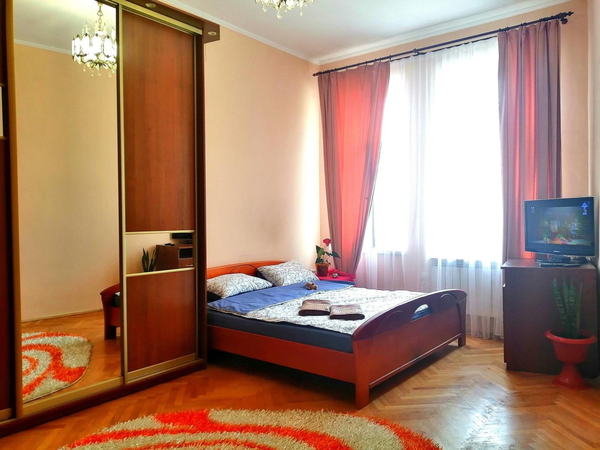 Flat On Sheptytskykh Lviv Exterior foto