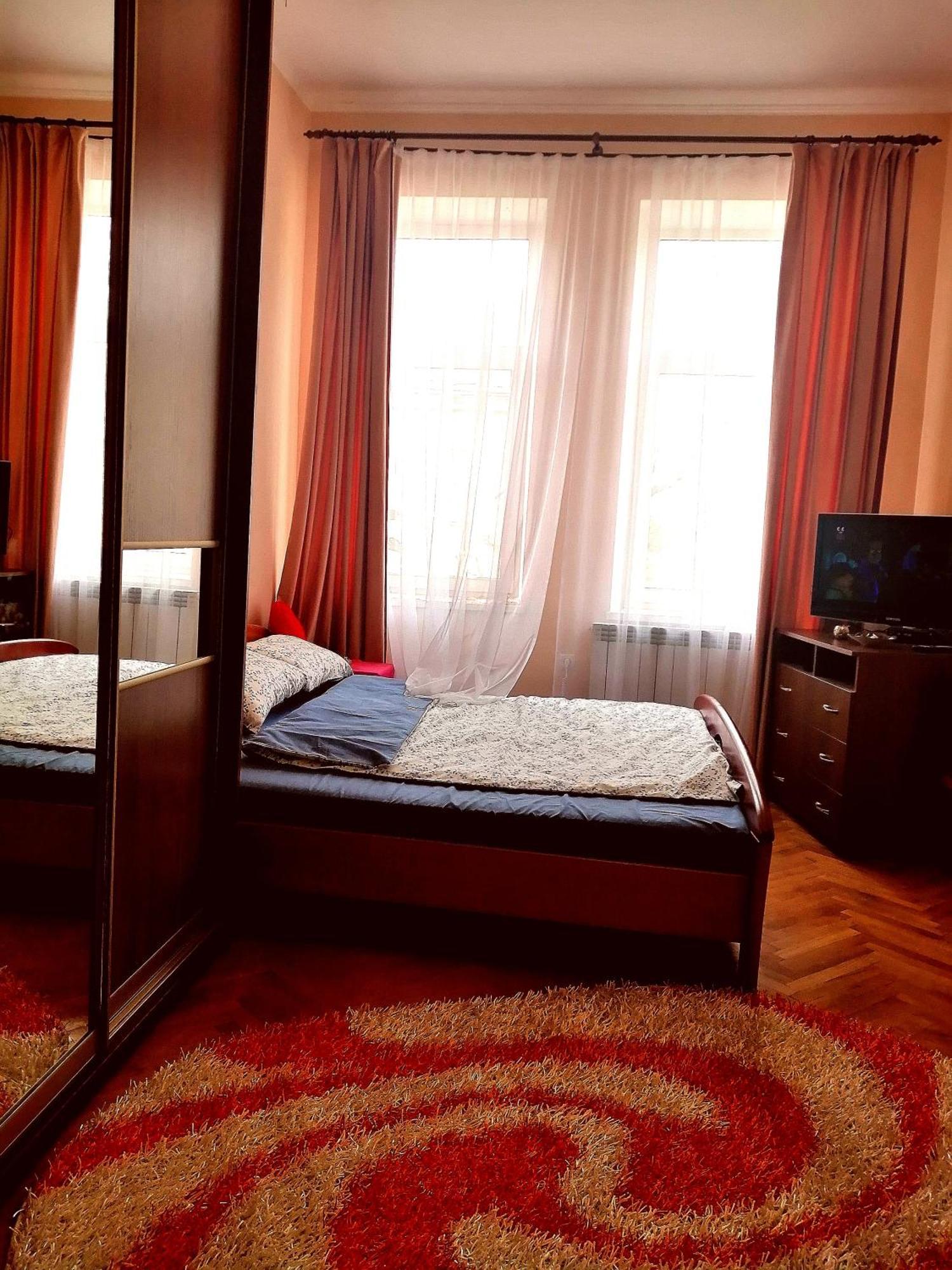 Flat On Sheptytskykh Lviv Exterior foto