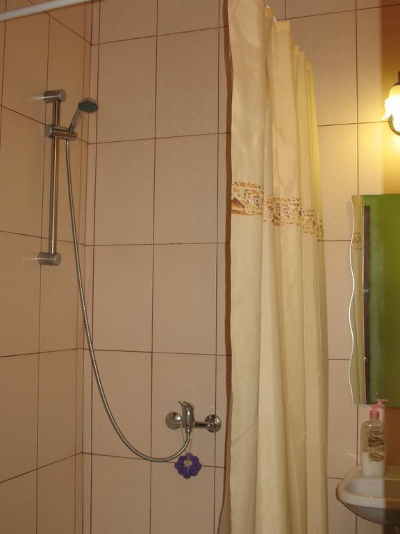 Flat On Sheptytskykh Lviv Exterior foto