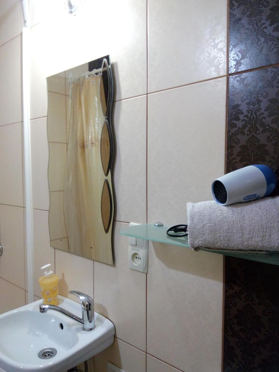 Flat On Sheptytskykh Lviv Exterior foto