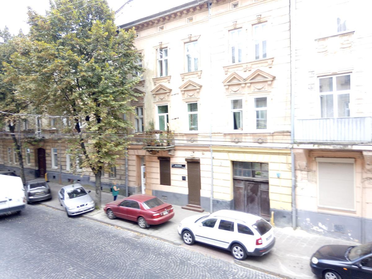 Flat On Sheptytskykh Lviv Exterior foto