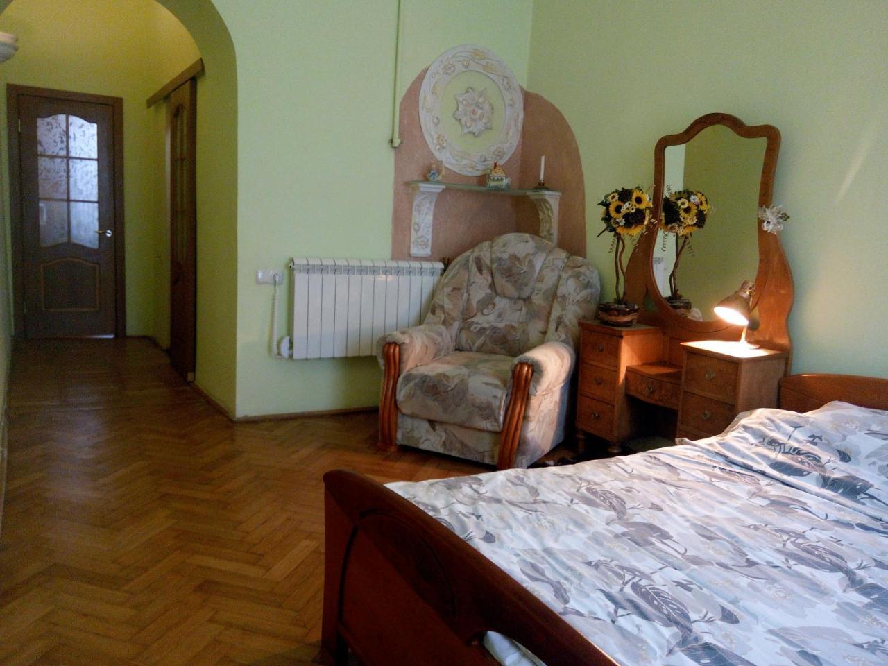 Flat On Sheptytskykh Lviv Exterior foto
